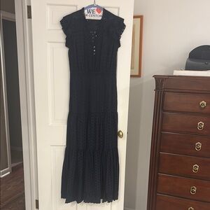VERONICA BEARD elegant  navy eyelet cotton long dress w/ side slit in sz 6